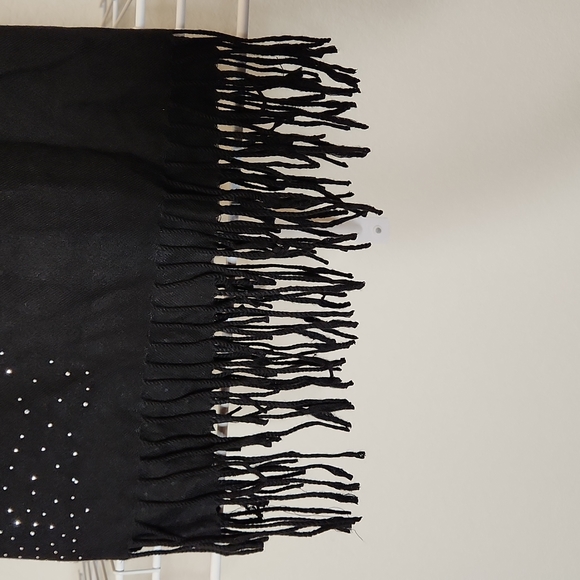 Scraf - Picture 4 of 4